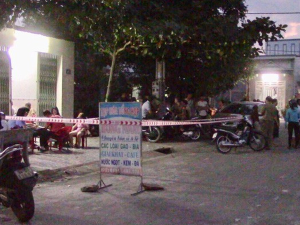 Giết người tình rồi cầm con dao dính đầy máu đến công an đầu thú