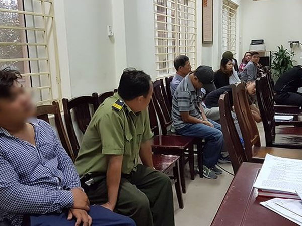 Bảo vệ thuộc VFF phe vé trận bán kết bị phạt 200.000 đồng
