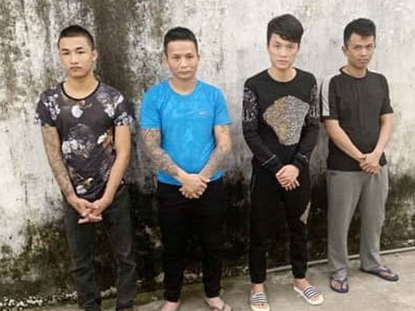 Bắt nhóm bảo kê, nhốt nhân viên karaoke vào nhà nghỉ 'tiếp khách'