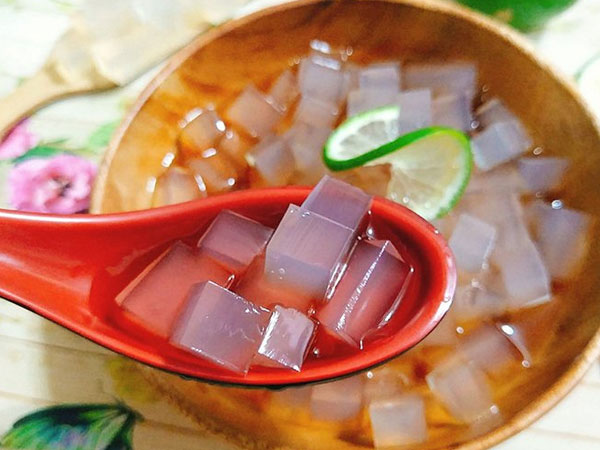 Bé trai 11 tháng tuổi tử vong do hóc thạch rau câu