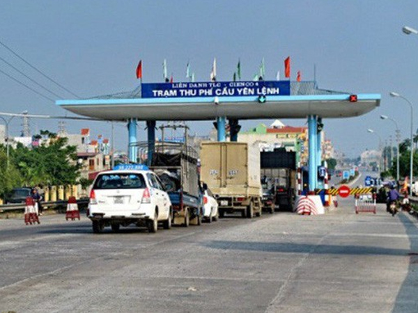 Bị trầm cảm sau sinh, người mẹ trẻ ôm con 5 tháng tuổi đòi nhảy cầu tự tử