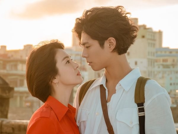 'Bom tấn' Encounter của Song Hye Kyo bị 'bỏ rơi' vì fan Hàn - Việt bận xem Bán kết AFF Cup!