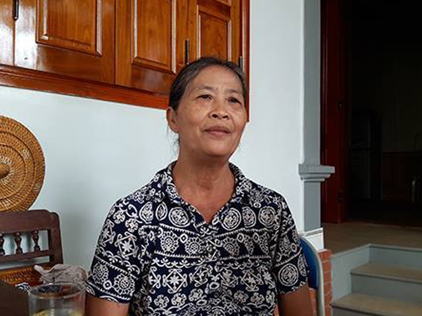 Mẹ Công Phượng bật khỏi giường bệnh khi con sút tung lưới Philippines