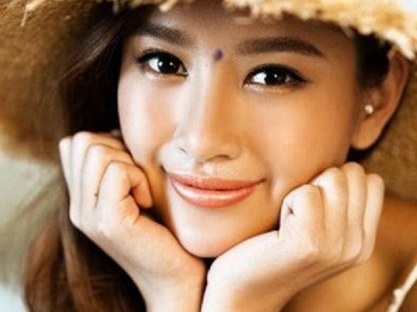 Nếu không muốn tan cửa nát nhà, hôn nhân thất bại thì phụ nữ phải xóa những nốt ruồi này đi gấp