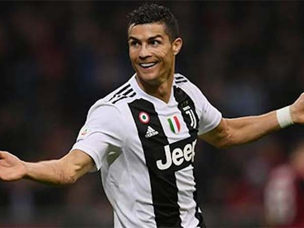 Ronaldo vẫn đang 'tiến hóa' ở tuổi 33