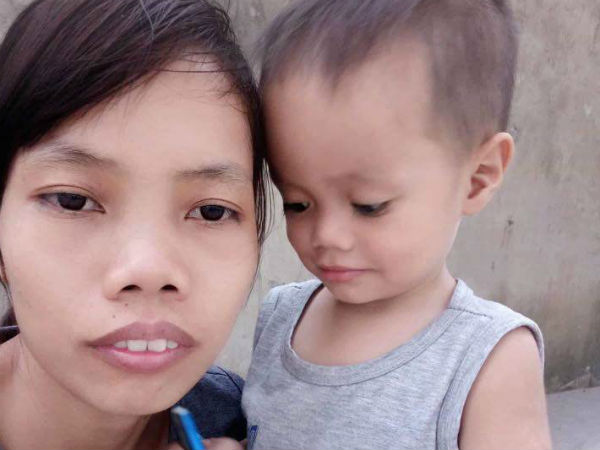 Con trai bị miệt thị 'xấu hệt mẹ', mẹ đơn thân bán hàng online từng bão MXH phản ứng 'gắt'