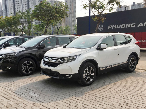 Honda CR-V tăng giá 10 triệu từ năm sau, muốn mua ngay giá cũ vẫn phải thêm 50 triệu phụ kiện