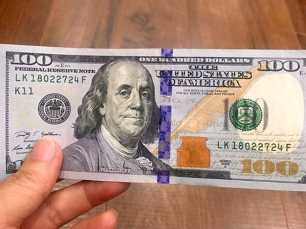 Nghệ An: Mua bán 100 USD, một phụ nữ bị phạt 40 triệu đồng