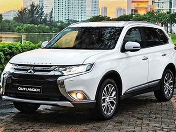 Tháng cuối năm, ô tô nhìn nhau giảm giá