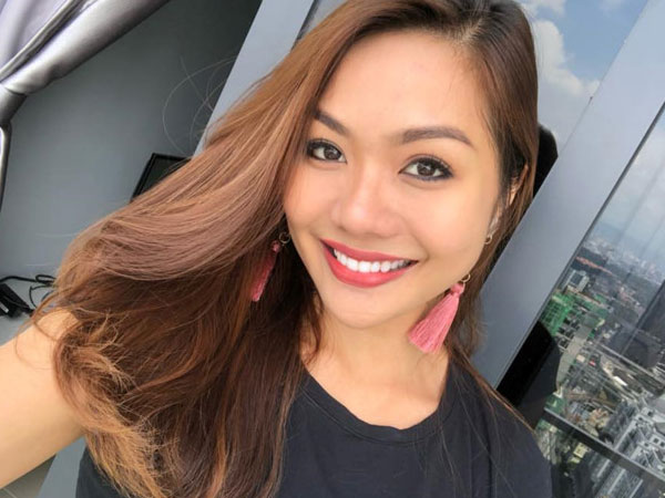 Bạn gái MC xinh đẹp, hơn 5 tuổi của ngôi sao tuyển Malaysia