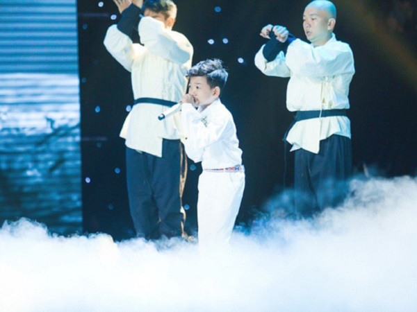 Bảo Anh mang hiện tượng mạng 'Ngắm hoa lệ rơi' để học trò đại náo sân khấu The Voice Kids
