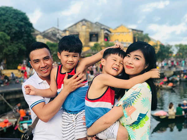 Sau khi làm lành với chồng sắp cưới, MC Hoàng Linh lại bất ngờ chia sẻ cảm giác 'rất lẻ loi'