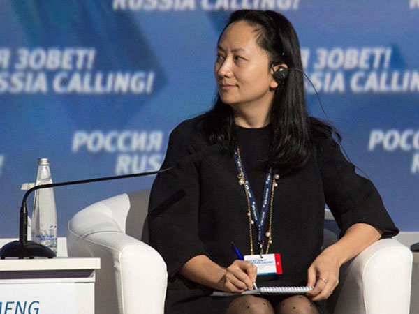 'Công chúa Huawei' bị bắt có đến 7 cuốn hộ chiếu