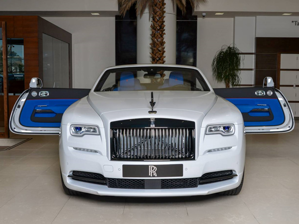 Rolls-Royce Dawn phối màu độc đáo ở Abu Dhabi