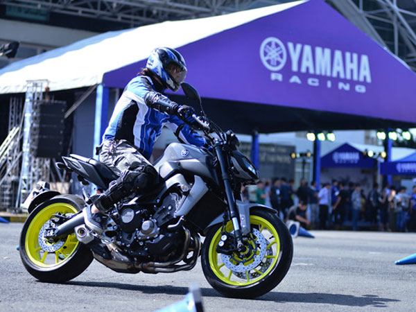 Yamaha MT-09 chính hãng về Việt Nam, giá 299 triệu đồng