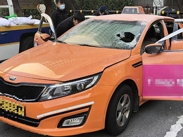 Hàn Quốc: Tài xế taxi tự thiêu phản đối dịch vụ đi chung xe