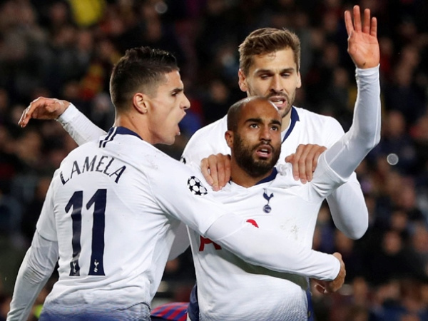Clip: Moura ghi bàn thắng bằng 'vàng' giúp Tottenham lách qua khe cửa hẹp