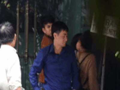 Ekip dàn dựng clip đánh ghen để 'troll' các cặp đôi trên đường phố khiến người xem bức xúc