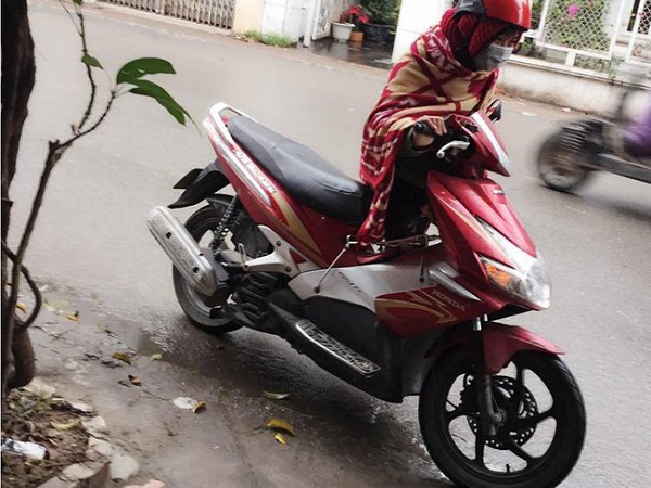 Hớn hở khoe ăn mặc hợp mốt, cô nàng bị cộng đồng mạng ném đá không thương tiếc