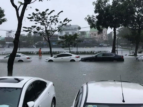 Mưa lũ kinh hoàng ở miền Trung: Vì sao ngành khí tượng 'gặp khó'?