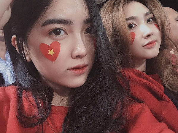 Cùng bị đồn yêu Hà Đức Chinh và Bùi Tiến Dũng, tình 'chị ngả em nâng' của hai cô gái xinh đẹp bỗng được chú ý