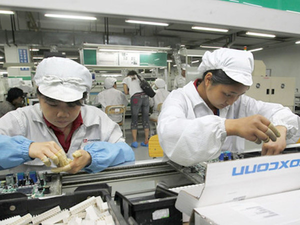 Nhà máy ráp iPhone có thể tháo chạy khỏi Trung Quốc