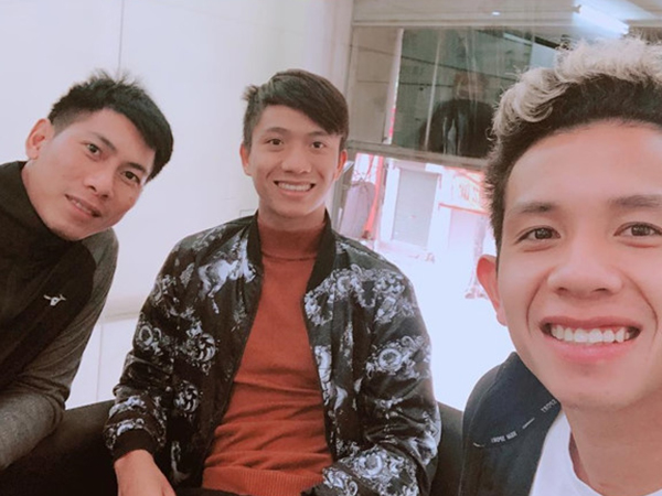 Cầu thủ Việt Nam đồng loạt đổi kiểu tóc trước trận chung kết lượt về