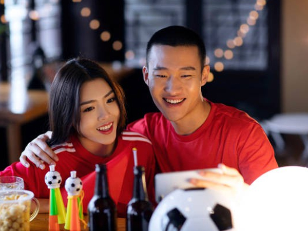 Tỏ tình theo kiểu 'dù Việt Nam thắng hay thua thì hãy yêu nhau nhé', chàng trai nhận ngay cái kết bất ngờ