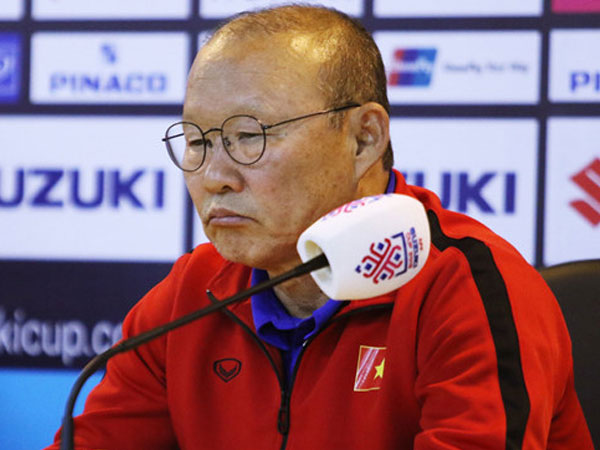 Video HLV Park Hang-seo: 'Tôi không bao giờ yêu cầu học trò đá rắn'