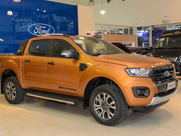 Xe bán tải bùng nổ cuối năm, Ford Ranger trở lại ngôi vua tại VN
