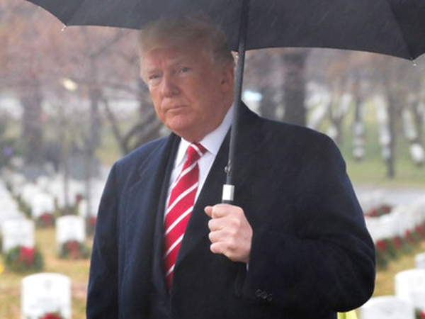 Trump ca ngợi phán quyết Obamacare vi hiến của tòa án Texas