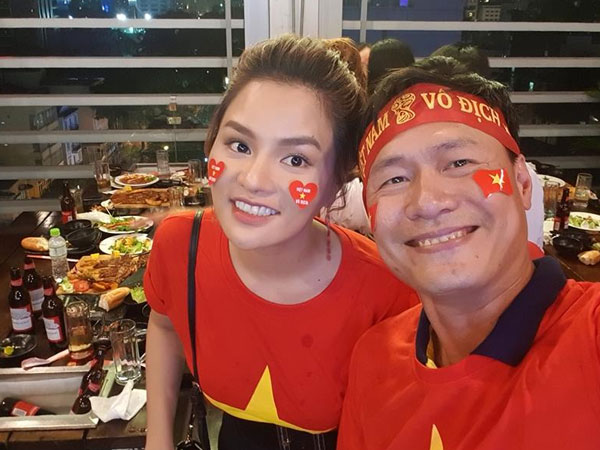 Siêu mẫu tặng 2 tỷ cho đội tuyển Việt Nam sau vô địch AFF Cup là ai?