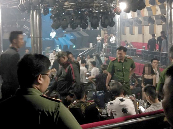 Gần 80 người phê ma túy trong quán bar ở Sài Gòn