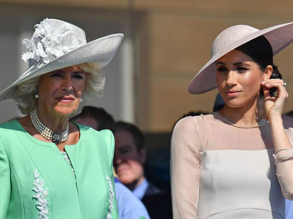Mối thù hoàng gia mới: Meghan bị mẹ chồng Camilla ghét bỏ, cảm thấy ngứa mắt vì 'đạo đức giả'