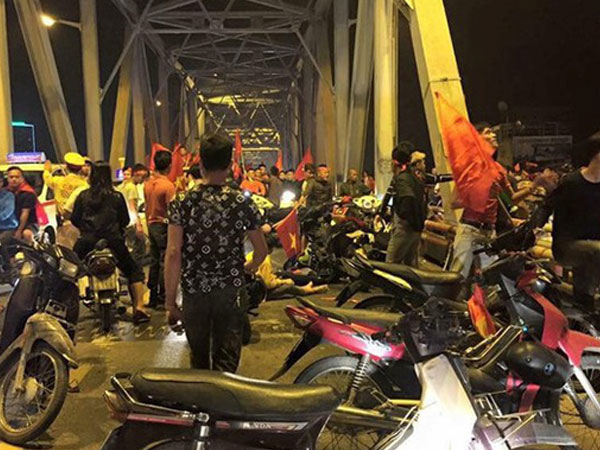 Trung tâm cấp cứu 115 Hà Nội tiếp nhận 50 cuộc gọi TNGT đêm diễn ra trận chung kết AFF Cup