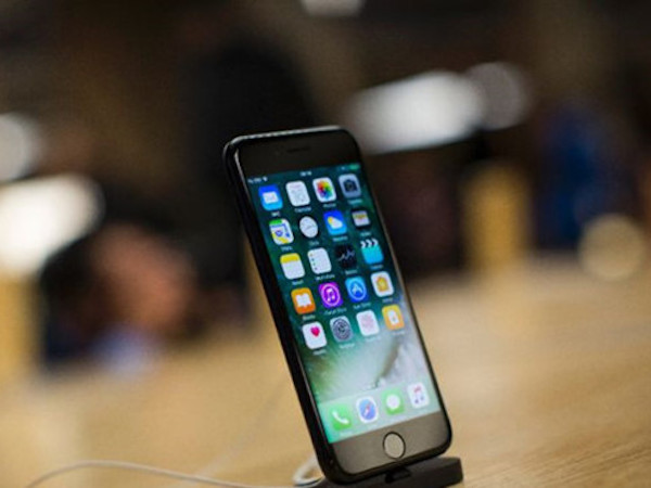 iPhone tương lai có thể trang bị công nghệ Face ID và Touch ID