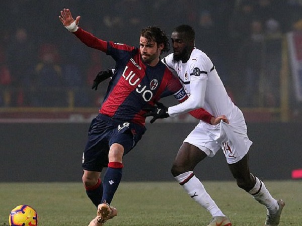 Bakayoko nhận thẻ đỏ, AC Milan bị Bologna cầm chân không bàn thắng