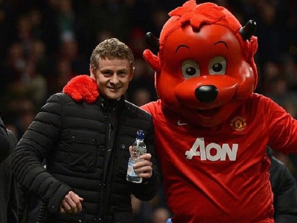CHÍNH THỨC: Ole Gunnar Solskjaer trở thành HLV tạm quyền của MU