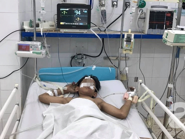 Đồng Nai: Bị bạn dùng ống thổi hơi xịt thẳng vào mông, bé trai 13 tuổi thủng ruột nguy kịch