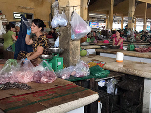 Lò mổ đồng loạt đóng cửa phản đối công ty giao heo mỡ