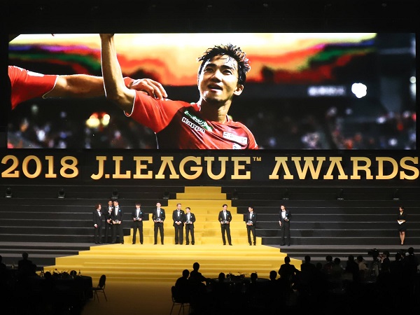 "Messi Thái" Chanathip Songkrasin lọt vào đội hình tiêu biểu giải VĐQG Nhật Bản