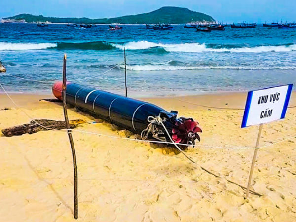 Bàn giao ngư lôi huấn luyện có chữ Trung Quốc cho Hải quân Vùng 4