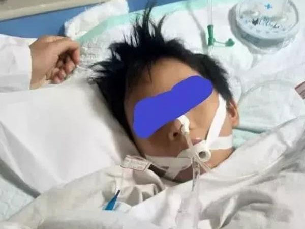 Cậu bé 10 tuổi ngừng tim, nguy cơ sống thực vật vì loại đồ uống vạn lần trẻ nên tránh