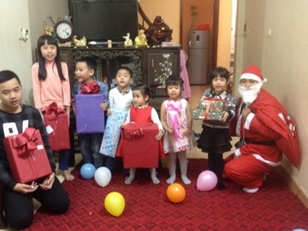Cuộc gọi lúc nửa đêm khiến ông già Noel rơi nước mắt