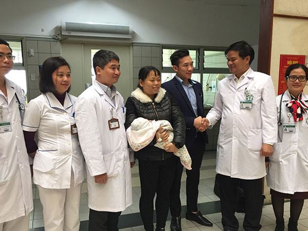 Cứu sống mẹ con sản phụ mắc hội chứng hiếm