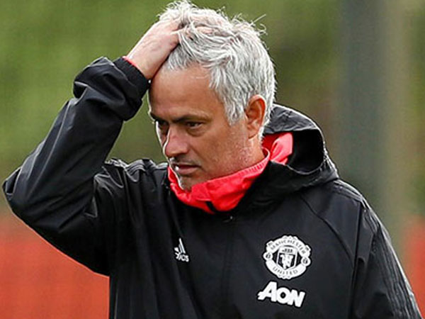 Giá cổ phiếu Man Utd tăng 5% sau khi Mourinho bị sa thải
