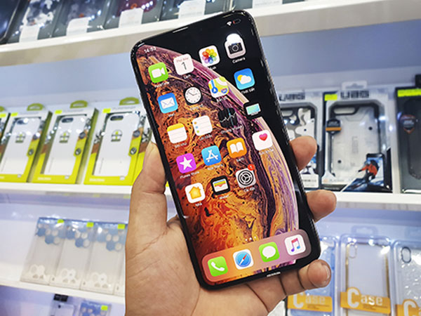 iPhone XS Max qua sử dụng về Việt Nam chưa đến 24 triệu đồng