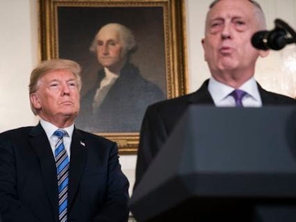 Bão tố bủa vây Trump ở Washington vì Bộ trưởng Mattis từ chức