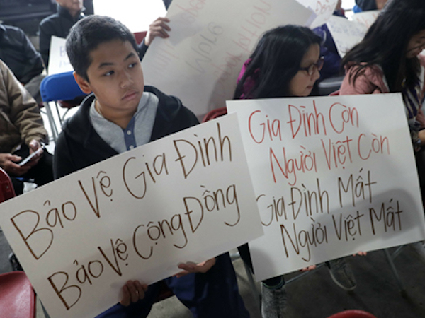Người Việt ở New Orleans biểu tình phản đối lệnh trục xuất của Trump