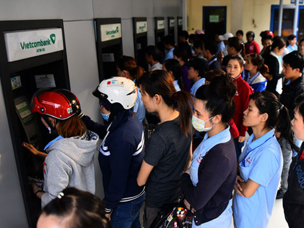 NHNN: Không để người dân bức xúc vì ATM hết tiền cuối năm và Tết